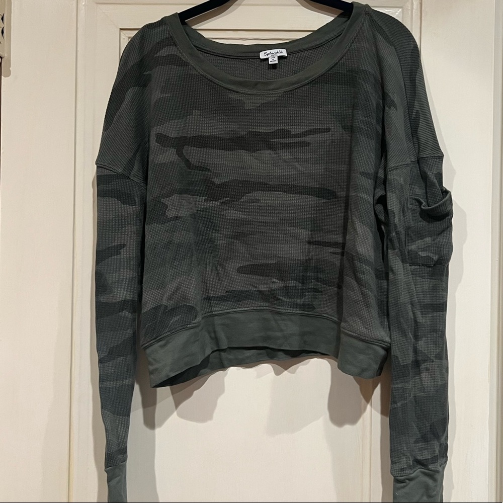 Splendid Camo Long sleeve sweater with pocket